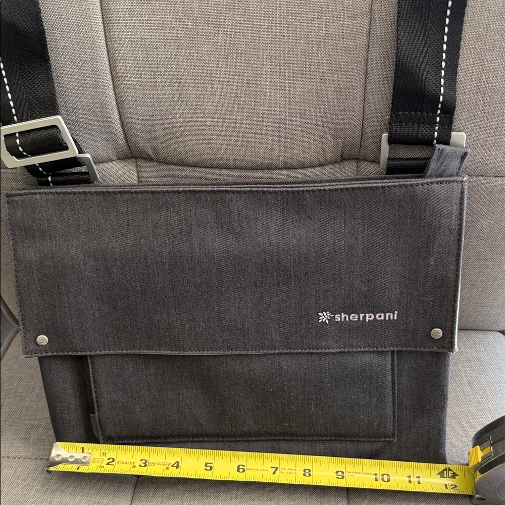 Sherpani Charcoal Gray Messenger Bag